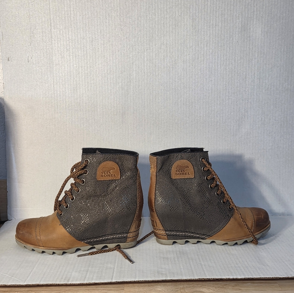 Sorel 1964 Women's Brown and Black Premium Wedge Boots Size 8.5